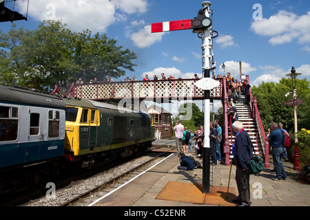 Ramsbottom stazione vintage restaurati con treni diesel presso l'ELR East Lancashire Railway Heritage Trust Weekend di Gala Luglio, 2011 Foto Stock