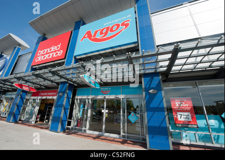 La vetrina del generale-merci rivenditore Argos su un retail park, Manchester. (Solo uso editoriale). Foto Stock