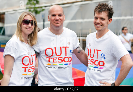 Caratteri colorati che frequentano della Londra Gay Pride 41 anni. Anniversario Parade - Londra 2nd.Luglio 2011 Foto Stock