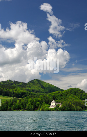 Castello Fuschel al lago Fuschlsee nella regione del Salzkammergut vicino a Salisburgo, Austria Foto Stock