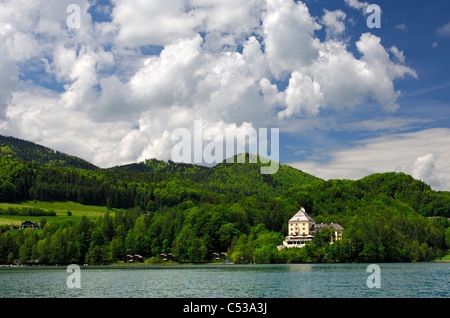 Castello Fuschel al lago Fuschlsee nella regione del Salzkammergut vicino a Salisburgo, Austria Foto Stock