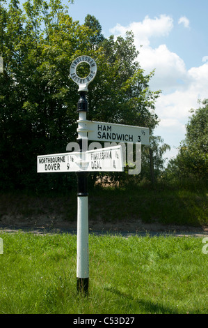 Strada segno direzionale per prosciutto e Sandwich Kent England Regno Unito Foto Stock