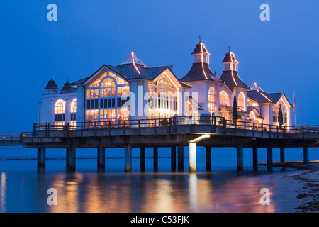 Dal Molo di Sellin, località balneare Ruegen Isola, atmosfera serale, Mar Baltico, Meclemburgo-Pomerania Occidentale, Germania, Europa Foto Stock