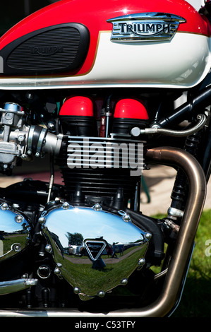 2011 Triumph Bonneville moto. Classic british motociclo Foto Stock