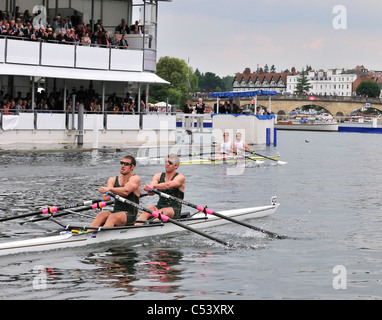 Henley Royal Regatta Finals 2011 M.W.Wells & R.M. Bateman (Leander Club) battere D.W. Crawshay & S.Brennan (Aus.Institute of Sport) Foto Stock