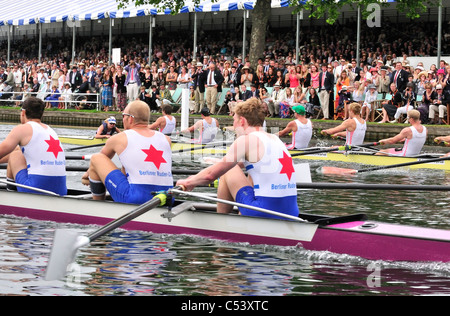 Henley Royal Regatta Finals 2011 Berliner Ruderclub e Olympische più severo Club Rostock, Germania beat Leander Club 'A' del team Foto Stock