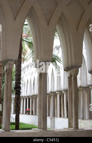 Il Chiostro della Cattedrale di St Andrew (Andrea) o il Duomo, Amalfi, Campania, Italia Foto Stock