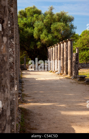 Le colonne rimanenti dalla palestra in Olimpia Antica Grecia - home all'originale Giochi Olimpici, a partire dal 776 a.c. Foto Stock