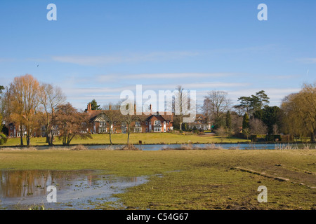 Goring on Thames, Oxfordshire da Streatley, Berkshire, Inghilterra, Regno Unito Foto Stock