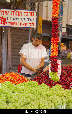 Le ciliegie e uva in vendita mercato Carmel Tel Aviv Israele Foto Stock