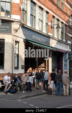 Monmouth Coffee Company Shop nel mercato di Borough, London, Regno Unito Foto Stock