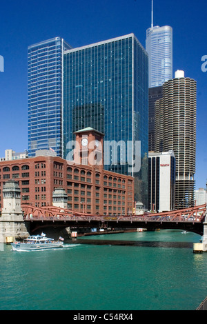 Grattacieli in una città, La Salle Street Bridge, Reid Murdoch centro, 321 North Clark, Trump International Hotel and Tower, Foto Stock
