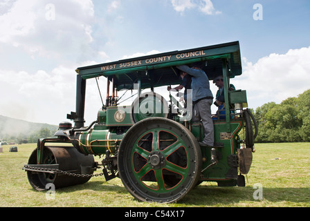 1925 Marshall 8 ton rullo su strada a Wiston rally vapore West Sussex. proprietà di Amberley Museum & Heritage Centre Foto Stock