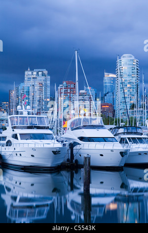 Canada, British Columbia, Vancouver, False Creek, Broker's Bay e Marina Foto Stock