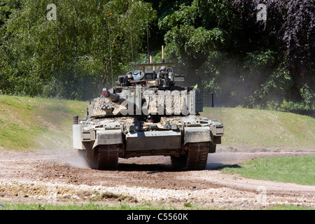 2 Challenger a Tankfest 2011 Bovington Dorset UK soprannominato Megatron Foto Stock