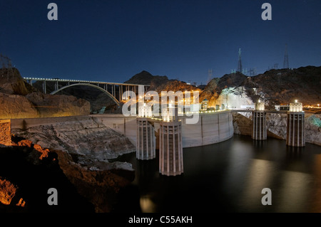 Angolo di alta vista di una diga Hoover Dam, Arizona-Nevada frontiera, STATI UNITI D'AMERICA Foto Stock