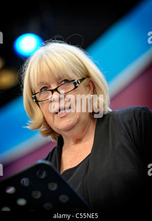 Il segretario di Stato per il Galles Rt. L'on. Cheryl Gillan MP al 2011 Llangollen International Musical Eisteddfod Foto Stock