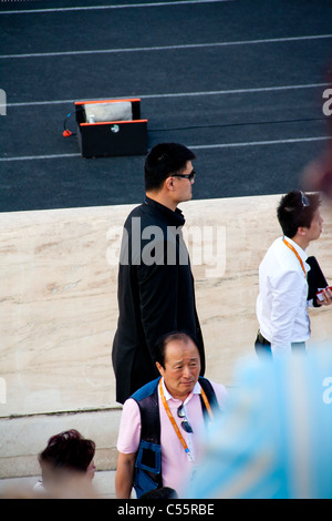 Atene 2011 Special Olympics cerimonia di apertura - cinese giocatore di basket Yao Ming entrando stadium Foto Stock