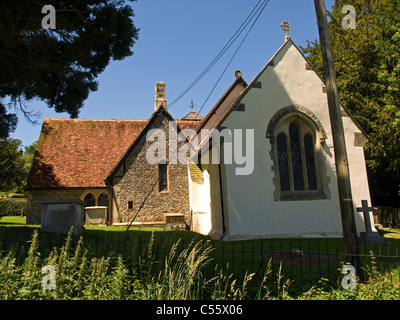 La duecentesca chiesa di San Simone e San Giuda Bramdean Inghilterra Hampshire REGNO UNITO Foto Stock