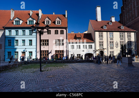 Facciata di vecchie case del Skarnu iela ( macelleria street nella città vecchia di Riga Foto Stock