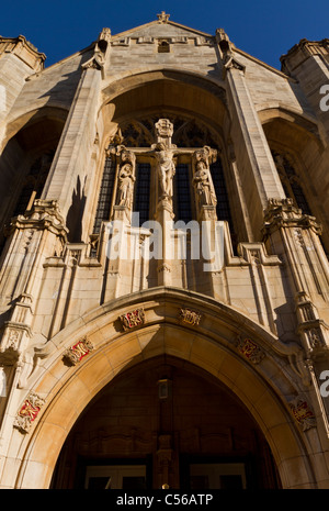 Leeds Cattedrale cattolica romana, sulla giunzione di Cookridge Street e Great George Street, fu costruito tra il 1901-1904. Foto Stock