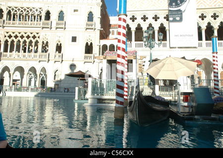 La facciata del Venetian Las Vegas hotel di lusso e casinò è progettato a guardare come il Palazzo del Doge di Venezia. Foto Stock