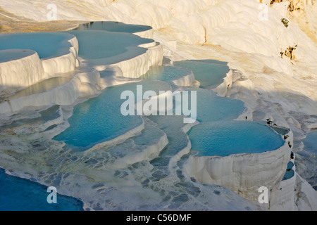 Terrazze di travertino a Hierapolis-Pamukkale, Turchia Foto Stock