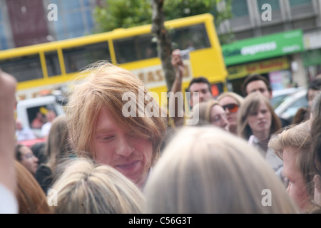 Domhnall Gleeson parlando ai fan di Harry Potter ed il Deathly Hallows: Parte 2 Premiere Savoy Cinema Dublino Irlanda Foto Stock