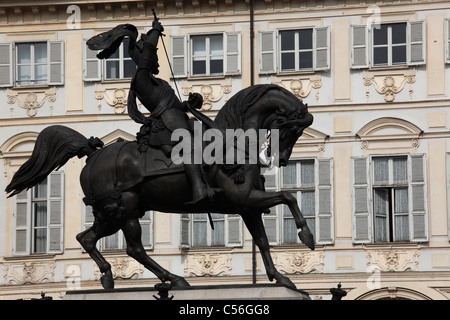 Cavallo di bronzo in piazza San Carlo, Torino, Italia, Europa Foto Stock