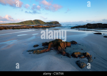 Beinn Ceann un Mhara da Traigh nan Gilean, vicino Barrapol, Tiree, Argyll, Scotland, Regno Unito. Foto Stock