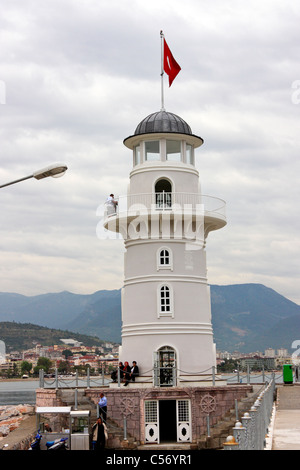 Il faro principale all'entrata del porto di Alanya, Turchia Foto Stock