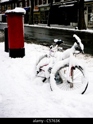 In inverno la neve a Londra, Ealing, Inghilterra, Regno Unito Gran Bretagna Foto Stock