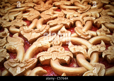 Decorazioni religiose, divinità, artefatti dèi, Buddha, tempio, Pha That Luang, Vientiane, Laos, Sud Est asiatico Foto Stock