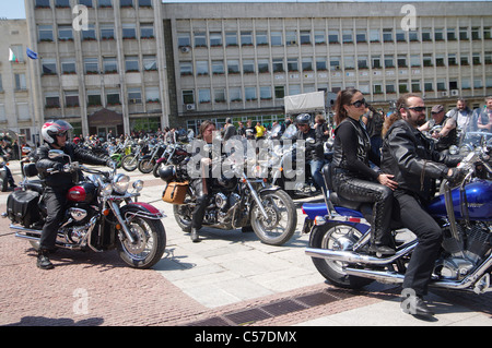 I proprietari e gli appassionati di moto chopper raccogliere in Gabrovo - Bulgaria nella quarta edizione di Chrome evento. Foto Stock