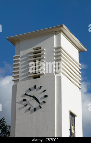 Surbiton stazione ferroviaria, Surrey, 1937-38. Torre dell'orologio. Foto Stock