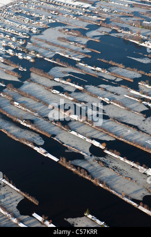 I Paesi Bassi, Dugged fuori terra nella palude. Ora serve sport acquatici. Il restante piccole isole di alloggiamento sono case vacanze. Foto Stock