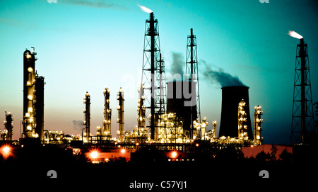 Crepuscolo, atmosfera serale, Anhalt, complesso al di fuori, illuminazione, indagine, Repubblica federale, business, chimica, industria chimica, Foto Stock