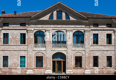 L'Italia,Veneto, Quinto Vicentino, l'ingresso posteriore di villa Thiene, architetto Andrea Palladio. Oggi il Municipio Foto Stock