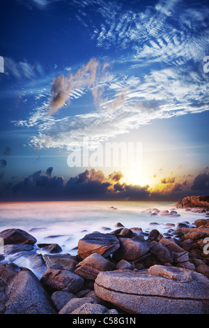 Vista della bellissima laguna al tramonto del tempo. Una lunga esposizione shot. Foto Stock