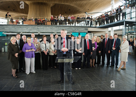 Carwyn Jones sono il Primo ministro del governo gallese leader del partito laburista nel Galles dando il discorso in Assemblea Nazionale Foto Stock