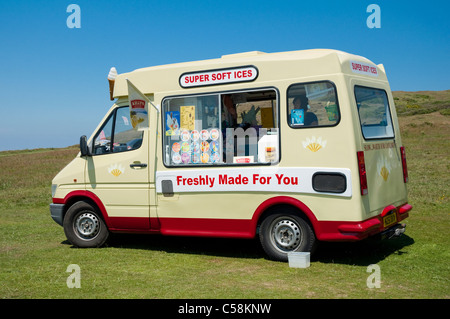 Ice Cream van, Cornwall, Regno Unito. Foto Stock