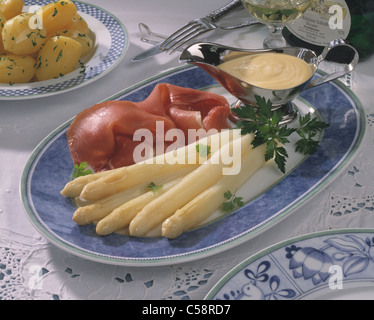 Asparagi con senape - hollandaise Foto Stock