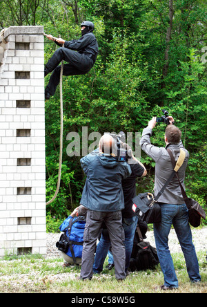 Area formazione della polizia tedesca squadre SWAT. Hostage Rescue e altre unità speciali di polizia esercitare forze di centro. Germania. Foto Stock