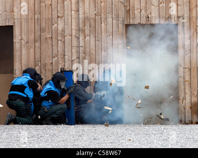 Area formazione della polizia tedesca squadre SWAT. Hostage Rescue e altre unità speciali di polizia esercitare forze di centro. Germania. Foto Stock