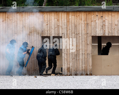 Area formazione della polizia tedesca squadre SWAT. Hostage Rescue e altre unità speciali di polizia esercitare forze di centro. Germania. Foto Stock