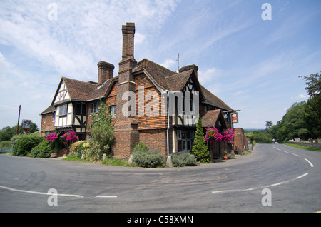 Il Re Enrico VIII V111 Inn, un tipico paese di lingua inglese pub di Hever, Kent England. Foto Stock