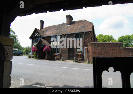 Il Re Enrico VIII V111 Inn, un tipico paese di lingua inglese pub di Hever, Kent England. Foto Stock