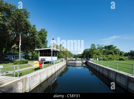 St. Johns distretto di acqua Burrell Lock e sfioratore della diga Leesburg, Florida Foto Stock