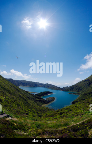 Lagoa do Fogo - il lago di fuoco, un famoso lago cratere a São Miguel Island, Azzorre. Foto Stock