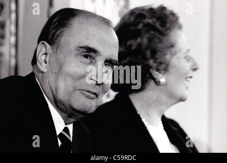 Regno Unito.ex-Primo Ministro Margaret Thatcher e tardo FrenchPresident Mitterrand . Londra 1988 Foto Stock